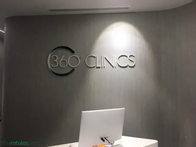 Rótulo de 360 Clinic en Murcia