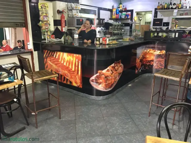 Vinilo impreso en la barra del Bar San Vicente – Molina de Segura