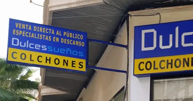 Banderola luminosa estandar, rotulada en vinilo