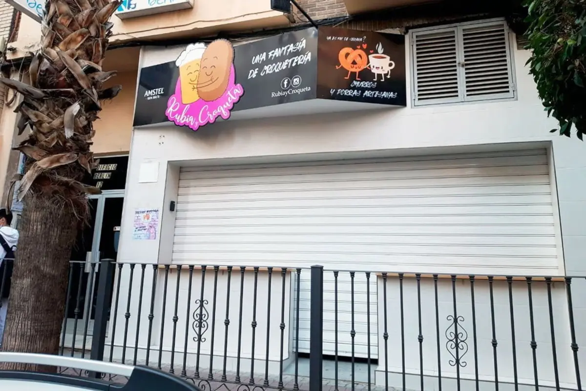 Cartel de comercio sin luz