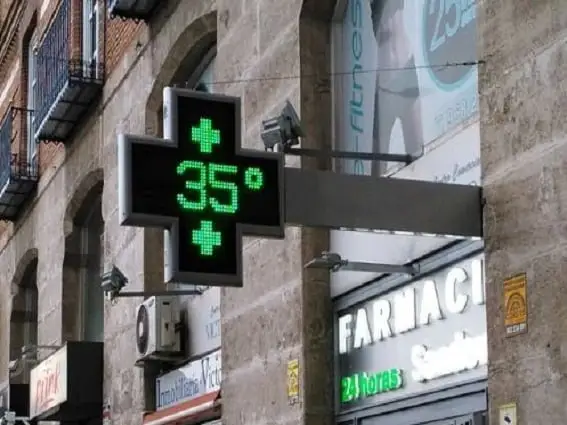 Cruz de farmacia LED de Farmacia Sandoval en Murcia