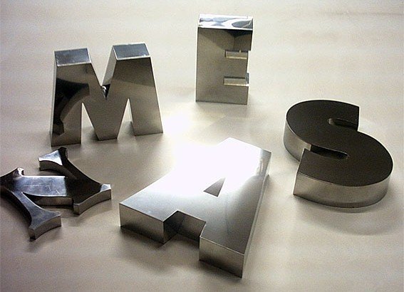 letras-corpóreas-acero-inoxidable-brillo